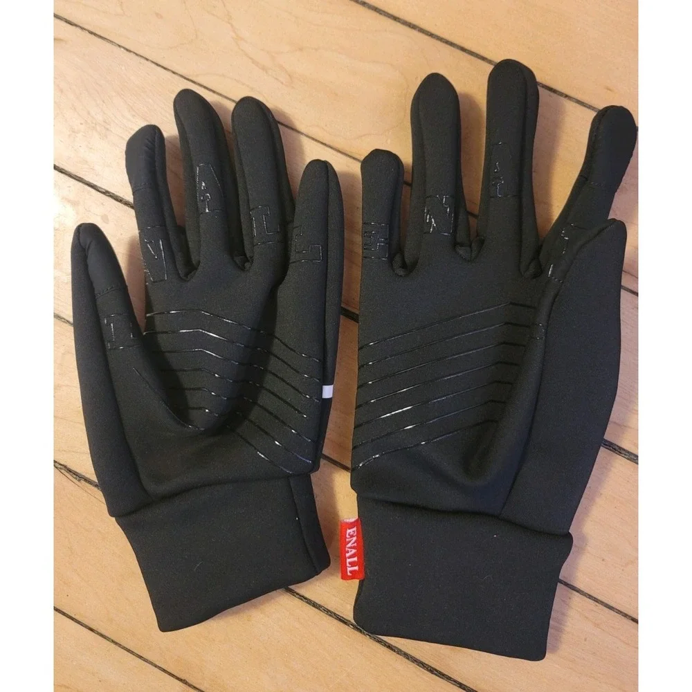 ENall Women's Size Medium Cold Weather Winter Gloves NWT Warm and Soft With Grip